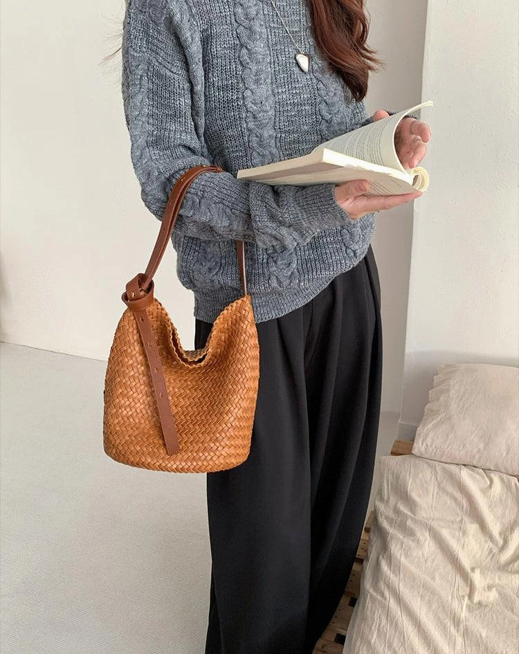 Handwoven Full-Grain Leather Bucket Bag | Stylish Shoulder Bag for Women | Leather Beach Bag Comfortable Urban Style