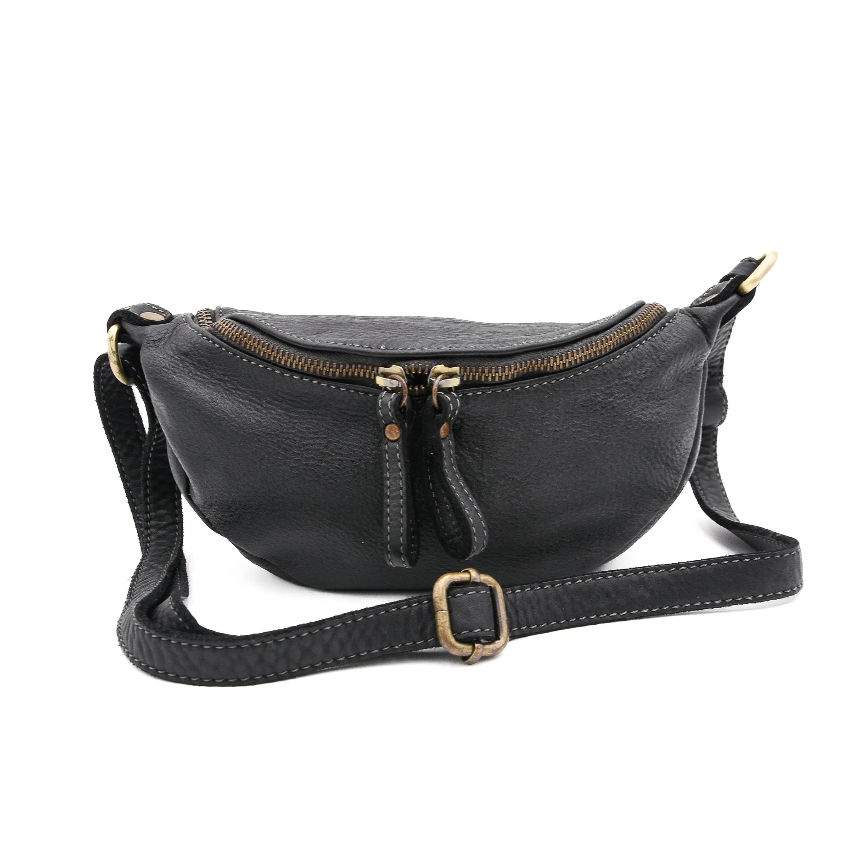 Avery Crossbody in Black Travel Companion