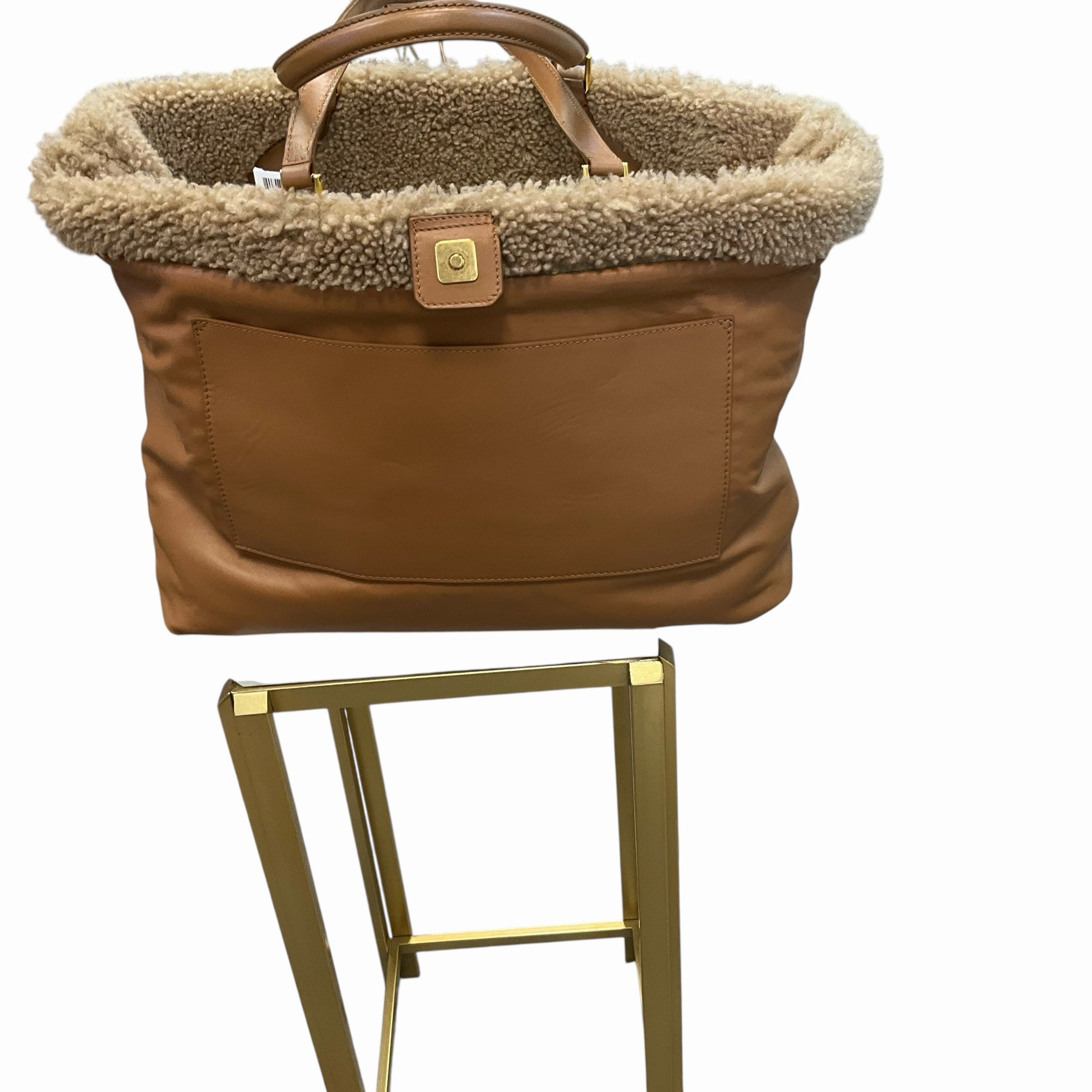 Bally Handbag Classic Design Sleek Feature