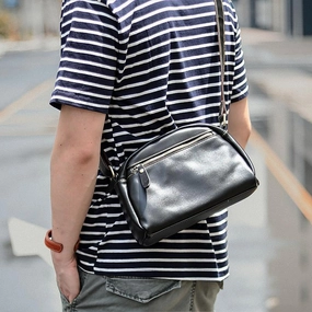 Black Leather Mens Casual Small Saddle Courier Bags Messenger Bag Coffee Brown Postman Bags For Men Urban Everyday Functional utility