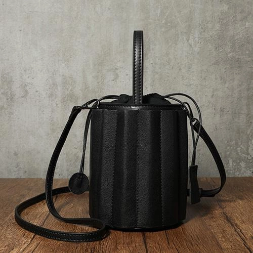 Black Womens Leather Bucket Handbag Womens Barrel Purse Small Bucket Shoulder Purse Lightweight Fashion Portable Accessory