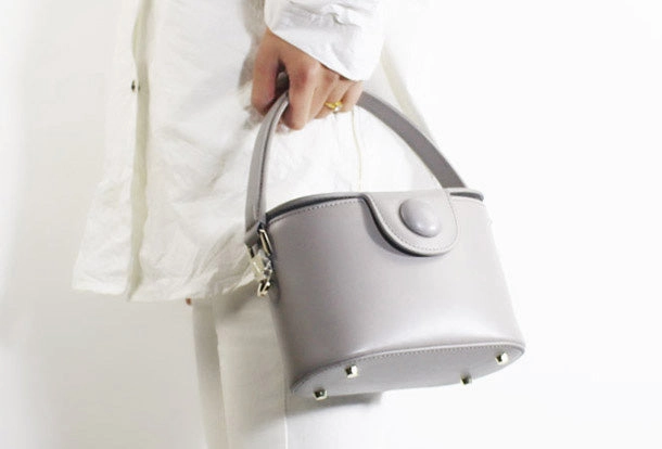 Business Travel Genuine Leather Doctor Bag Bucket Bag Handbag Shoulder Bag for Women Leather Crossbody Bag