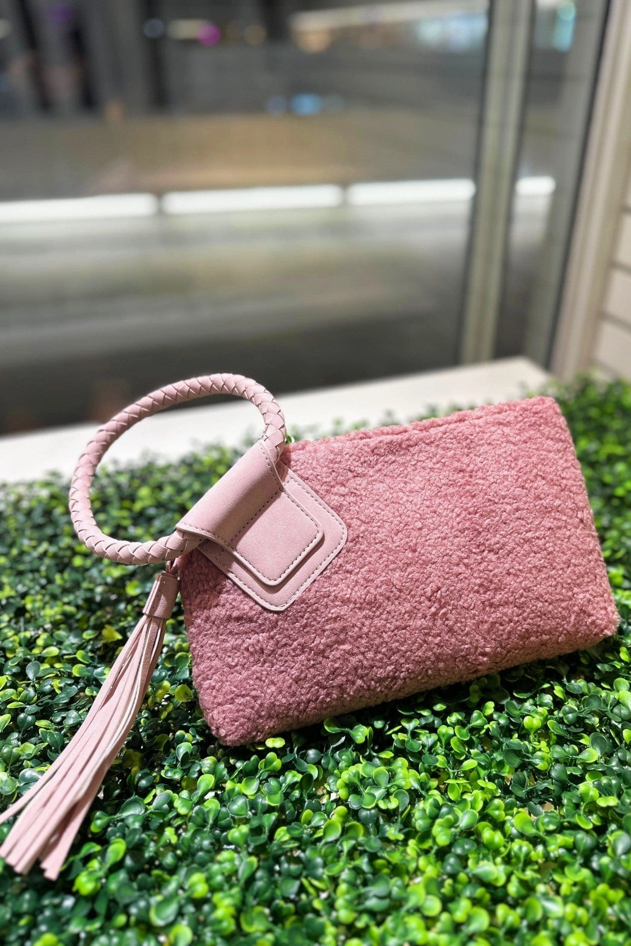 Refined Appearance Luxury Feel BP204SH Sherpa Cuff Handle Tassel Wristlet/Clutch