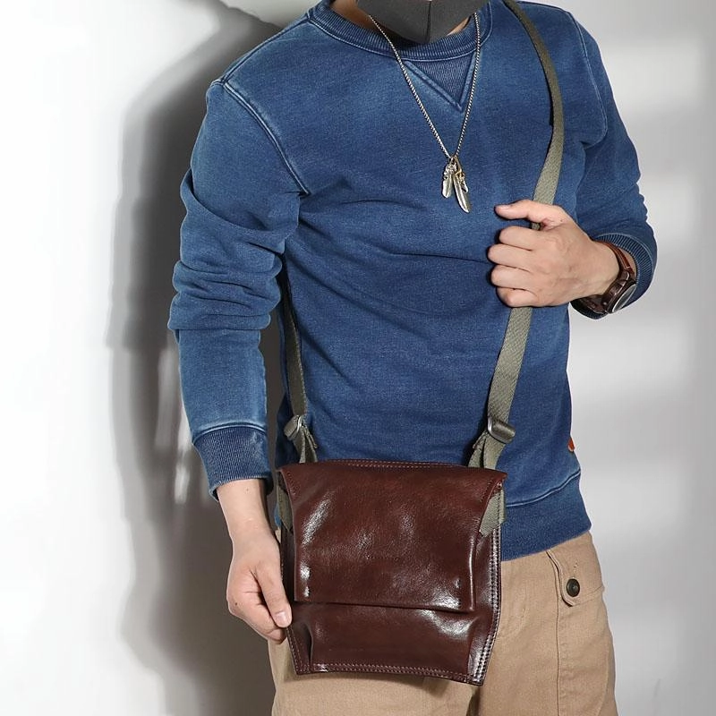 Casual Black Leather Mens Vertical Side Bag Messenger Bag Cool Brown Postman Bag Courier Bag for Men Workday Essential