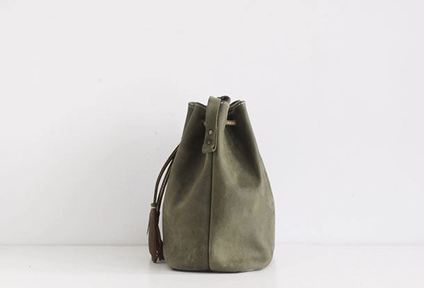 Handmade leather purse bucket phone bag shoulder bag cossbody bag purse women Everyday Fashion Choice