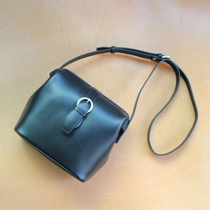 Handmade Womens Black Leather Doctor Shoulder Purses Black Doctor Crossbody Purses for Women Stylish Detail Trendy Outfit