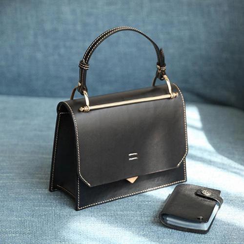 Functional Accessory Outdoor Everyday Fashion Womens Leather Flap Over Handbag Purse Handmade Square Crossbody Bag Shoulder Bag Purse