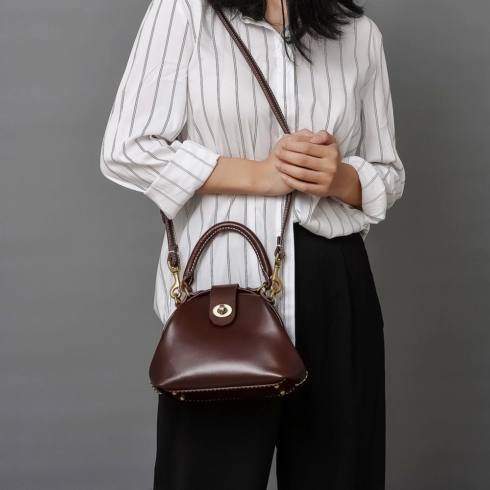 Soft Texture Casual Outfitters Handmade Womens Coffee Leather doctor Handbag Classic shoulder doctor bags Purse for women