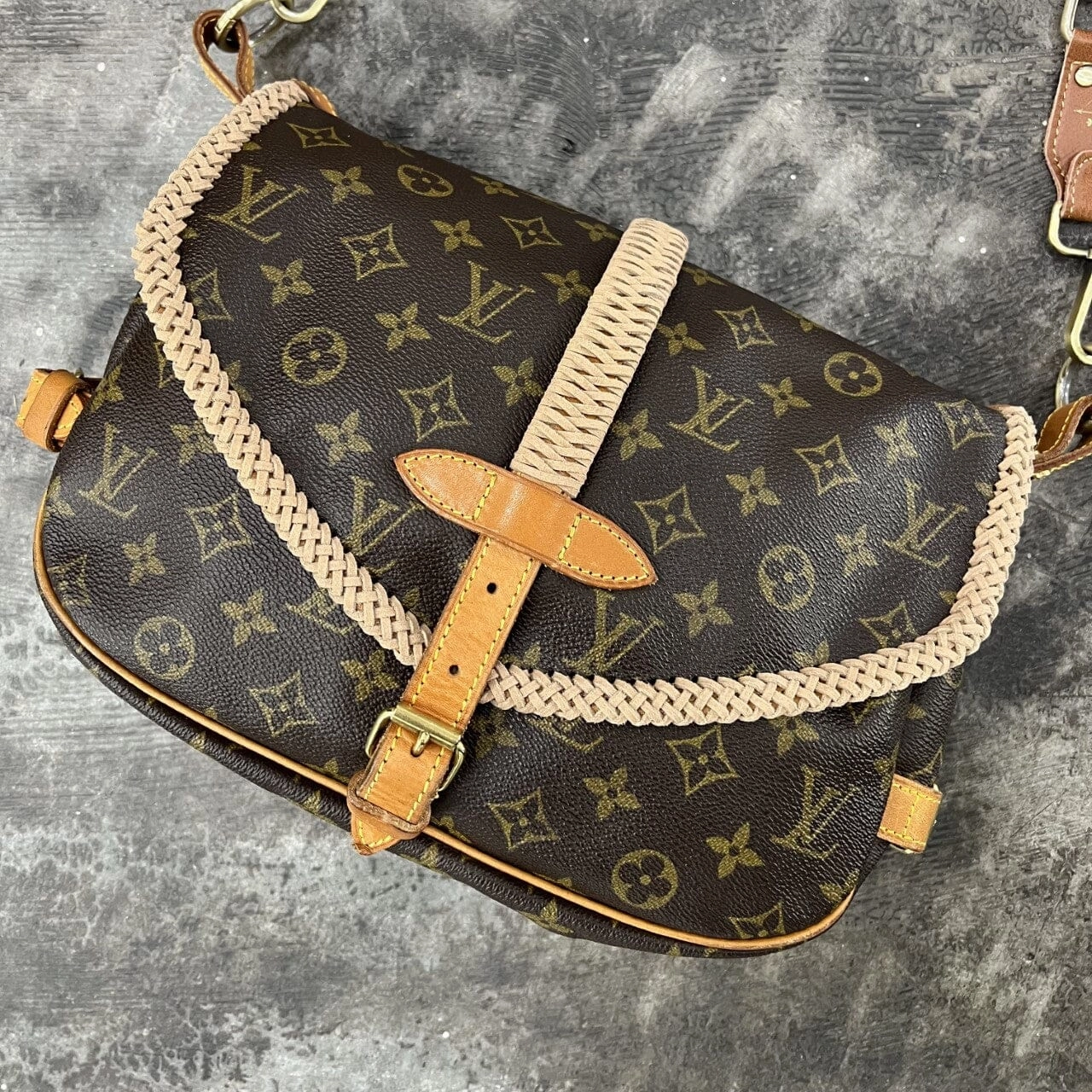 Utility Focus Functional Piece Clean and Simple Artwork