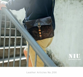 Fashion Black Wrinkled Leather Men 8 inches Small Side Bag Coffee Cool Messenger Bags Postman Bag For Men Comfort handle