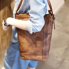 Vintage Brown Womens Leather Vertical Tote Bucket Bag Tan Large Barrel Tote Bag for Ladies Soft Texture Finish Elegant City Fashion