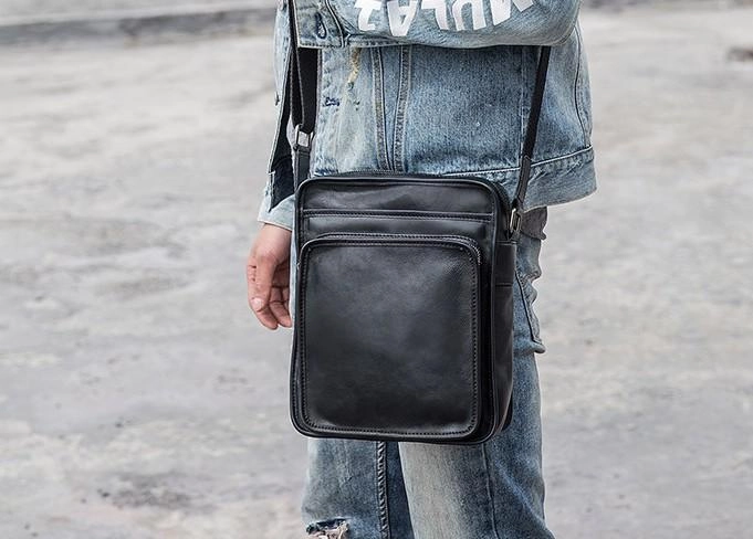 Cool Black Small Leather Mens Shoulder Bags Messengers Bag for Men Weekend Companion Modern Design