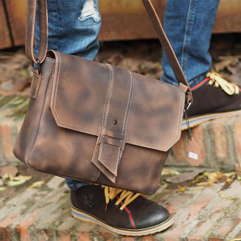 Cool Leather Mens Vintage Brown Messenger Bag Side Bag Small Shoulder Bag for Men Modern Adventure Urban Organizer