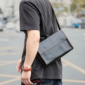 Daily Companion Dark Coffee Leather Mens Casual Small Courier Bag Messenger Bags Amber Postman Bag For Men