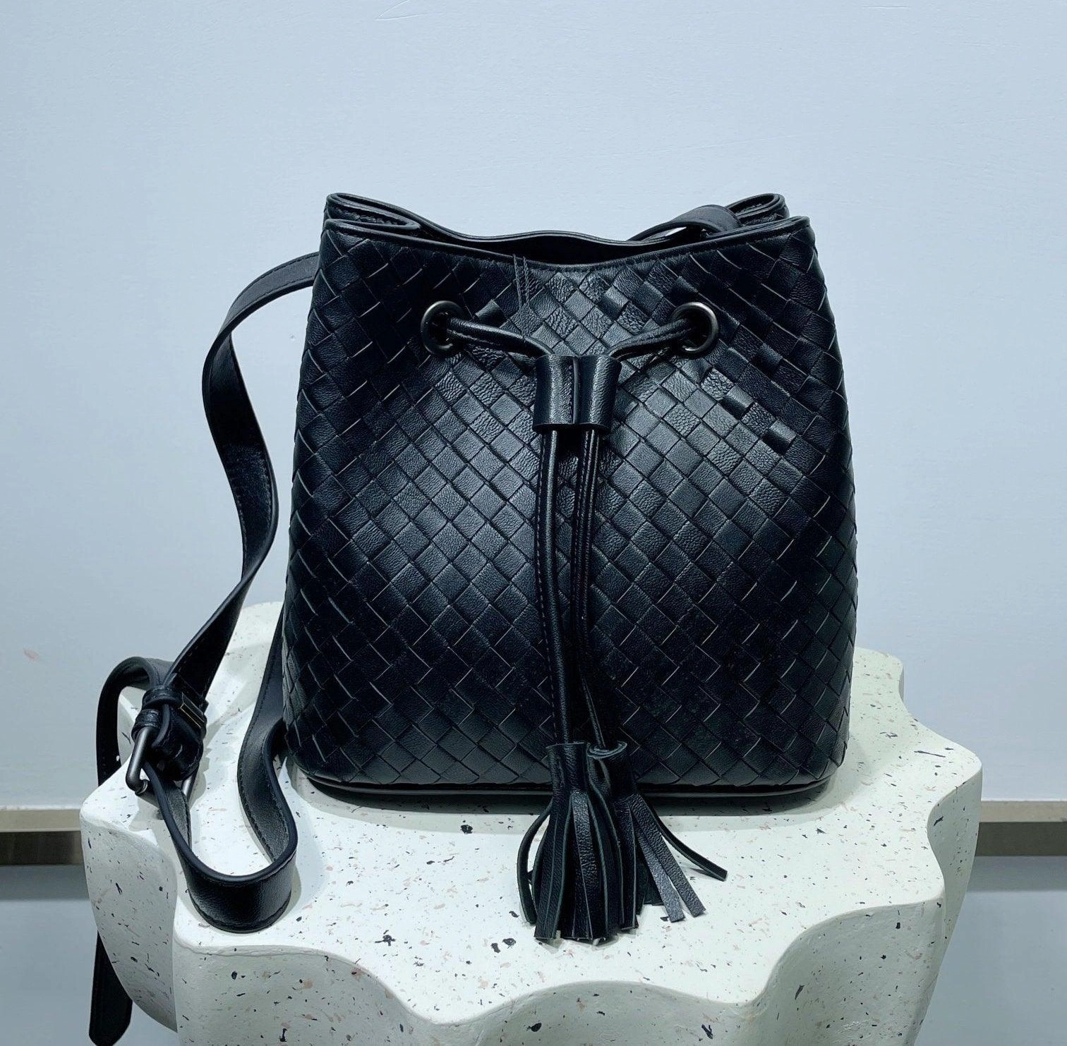 Drawstring Lambskin Leather Bucket bag |  Handwoven Medium Shoulder Purse Women's Cinch Designer Bag, Crossbody Crossover, Must-have Bag Travel Companion Soft Lightweight Material