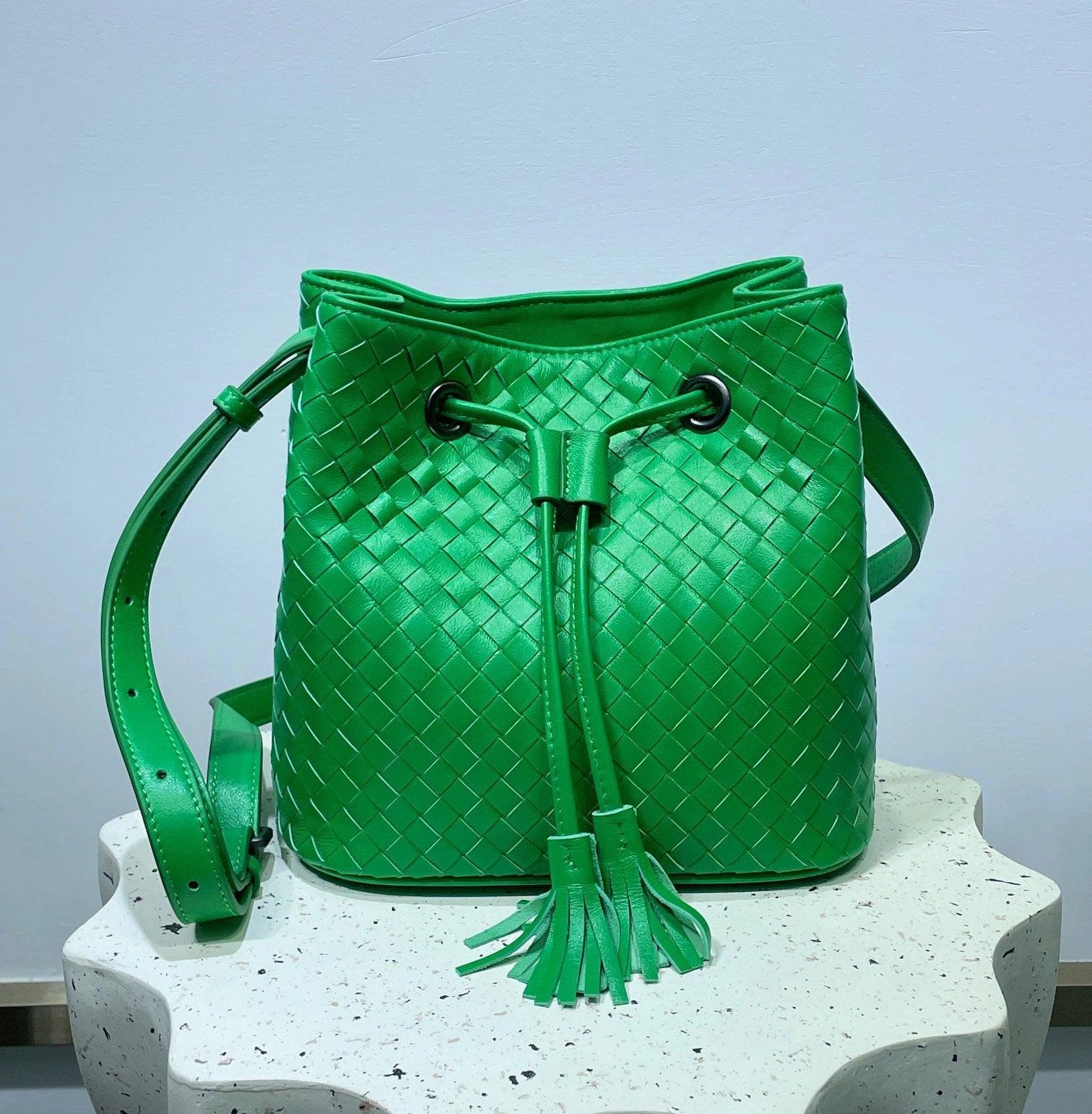 Drawstring Lambskin Leather Bucket bag |  Handwoven Medium Shoulder Purse Women's Cinch Designer Bag, Crossbody Crossover, Must-have Bag Durable Everyday Use