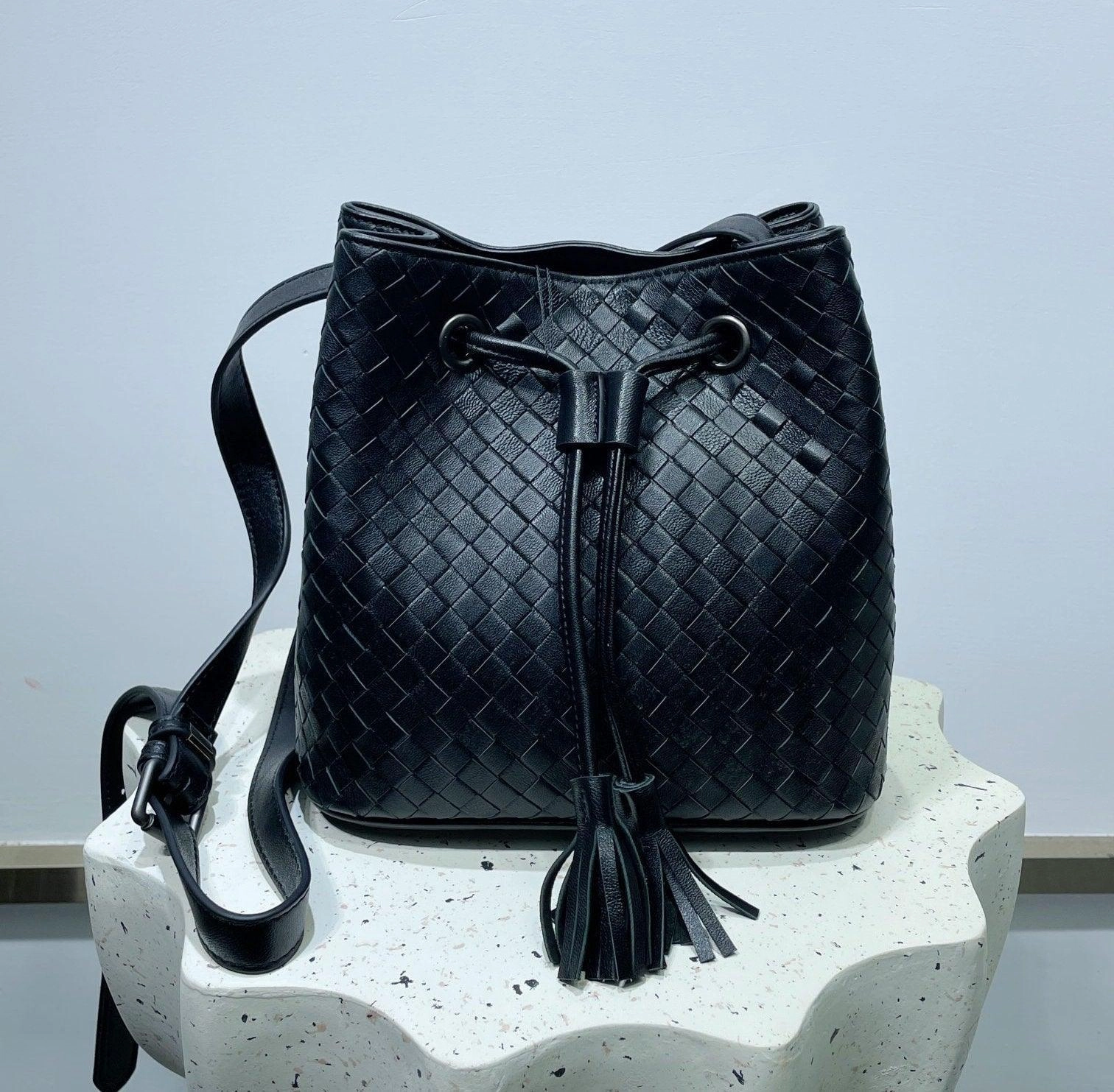 Soft Flexible Form Drawstring Lambskin Leather Bucket bag |  Handwoven Medium Shoulder Purse Women's Cinch Designer Bag, Crossbody Crossover, Must-have Bag