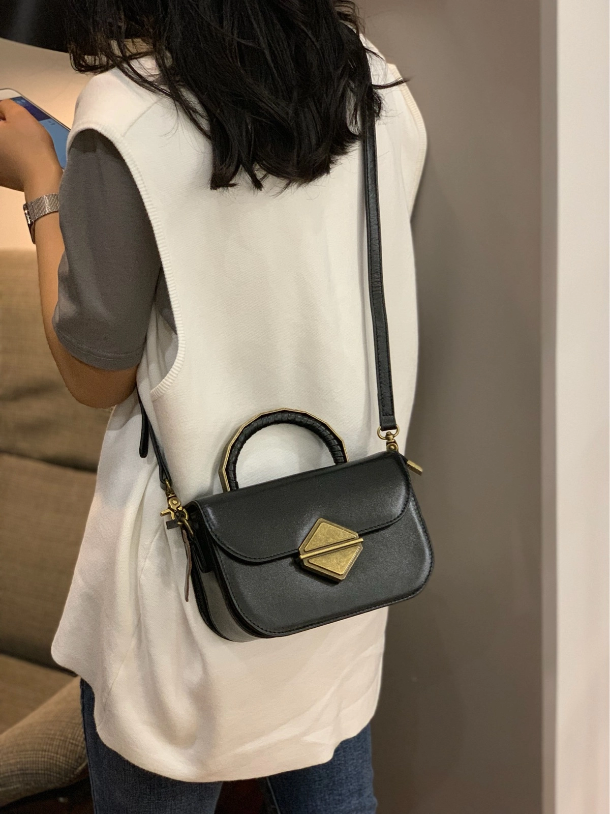 Spring Collection Women's Leather Small Red Satchel Handbag Shoulder Bag Fashion Small Red Leather Satchel Purse for Girls