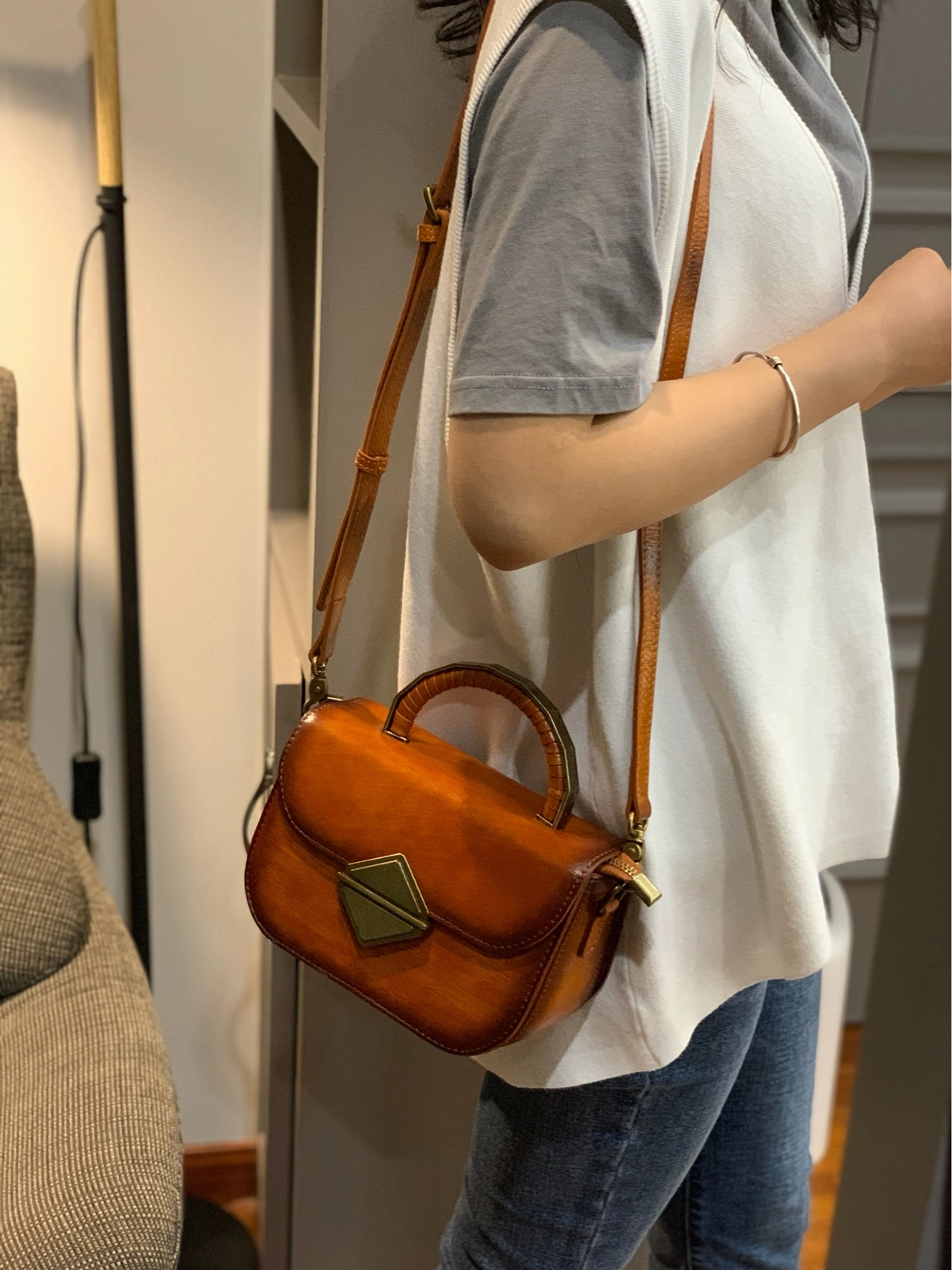 Women's Leather Small Red Satchel Handbag Shoulder Bag Fashion Small Red Leather Satchel Purse for Girls Balanced Line Elegant Mood