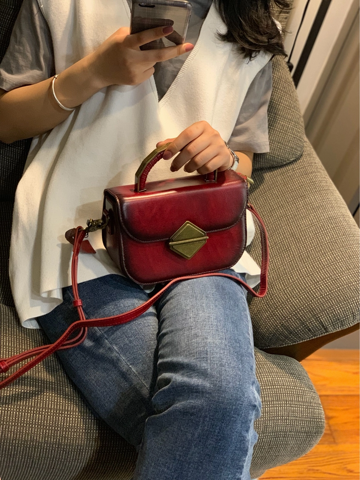 Women's Leather Small Red Satchel Handbag Shoulder Bag Fashion Small Red Leather Satchel Purse for Girls Luxury Engineering
