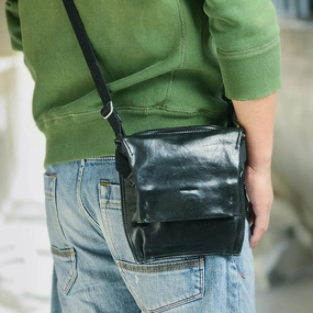 Cool Black Wrinkled Leather Men Vertical Square Side Bags Black Messenger Bag Courier Bag For Men Work Essential