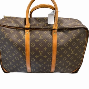 Louis Vuitton Handbag Travel Function Seasonal Favorite