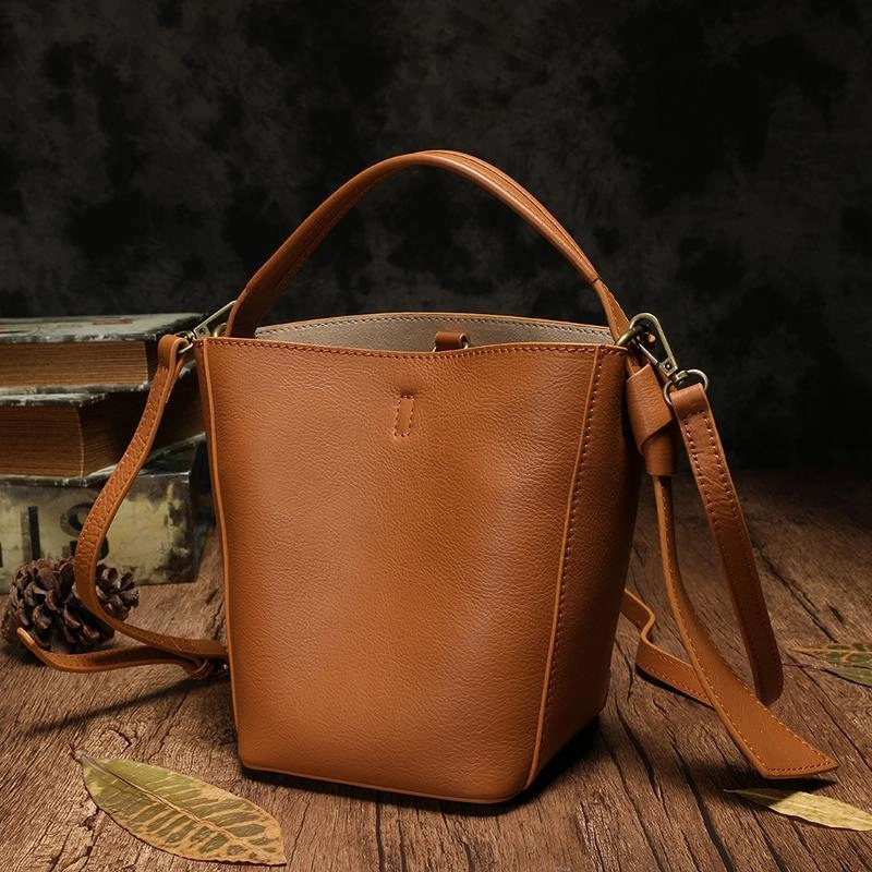 White Leather Bucket Shoulder Bag Bucket Handbag Brown Cross Body Barrel Bag for Ladies Modern Trend Modern Comfort