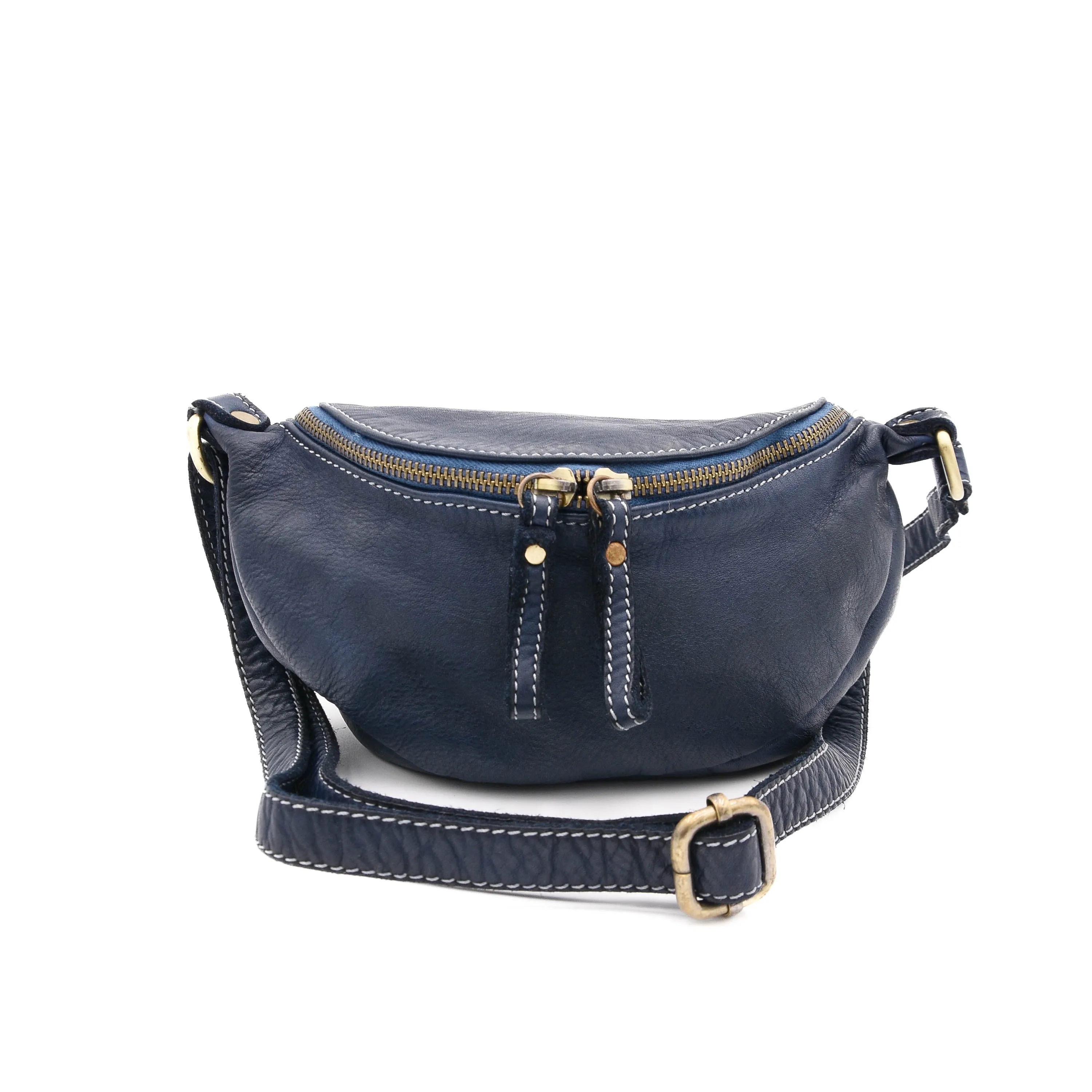 Streetwear Daily Outfit Avery Crossbody in Navy