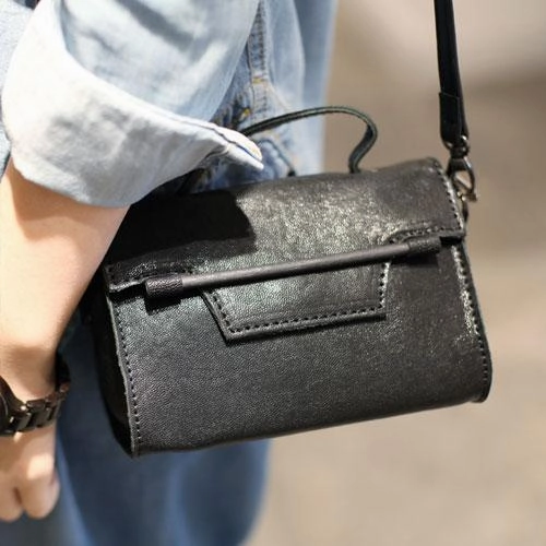 Minimal accessory Fashion Outfit Fashion WOmens Black Leather Satchel Handbags Small Side Bag Shoulder Bag for Ladies