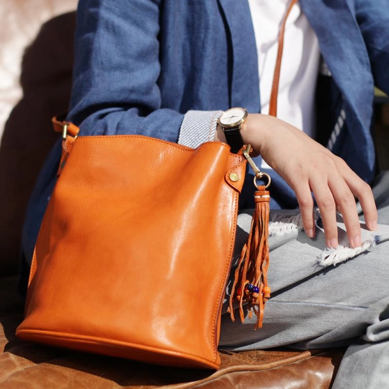 Fashion Womens Brown Leather Bucket Shoulder Bag Tan Bucket Side Bag Crossbody Bag for Ladies Compact Look