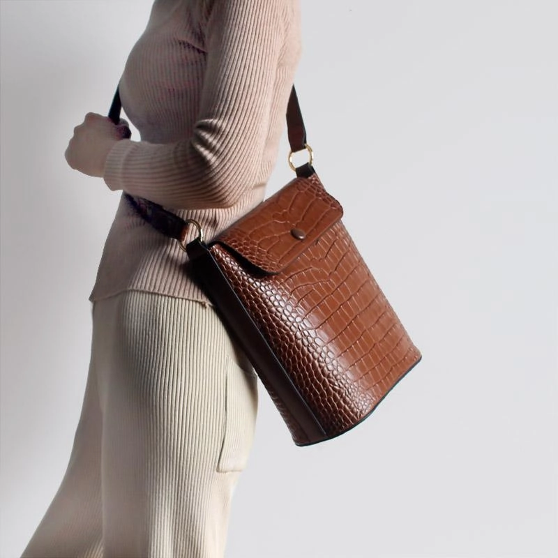 City Style Fashion Womens Crocodile Print Brown Leather Bucket Side Bag Shoulder Bag Crossbody Bag Purse for Ladies