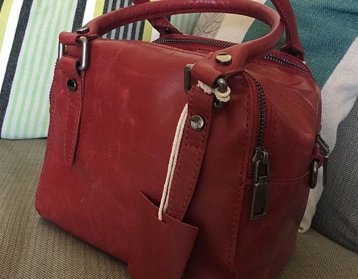 Fashion WOMENs LEATHER Cube Handbag Shoulder Bag Handbag Purse FOR WOMEN Adjustable strap satchel Crafted Elegance