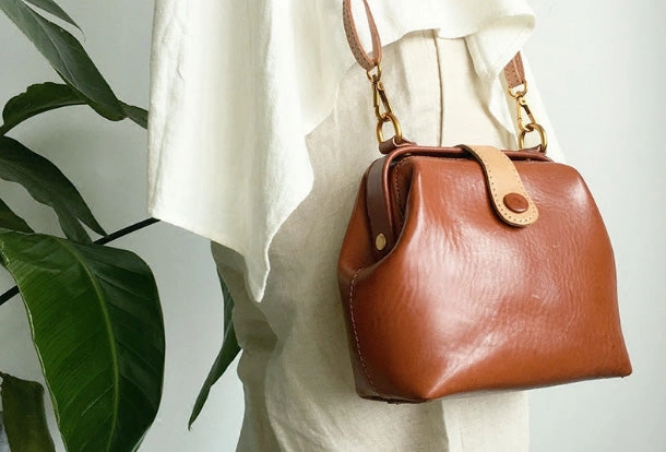 Work Essential Daily Routine Genuine Leather Cute Doctor Bag Crossbody Bag Shoulder Bag Women Girl Fashion Leather Purse