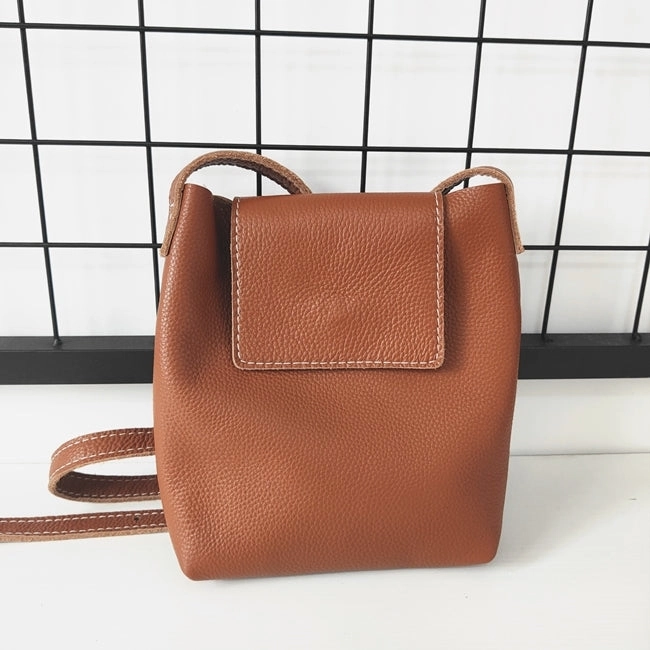Genuine Black Leather Womens Bucket Brown Side Bag Vertical White Shoulder Bag For Womens Green Leather Crossbody Bag Street Style Weekend Essentials