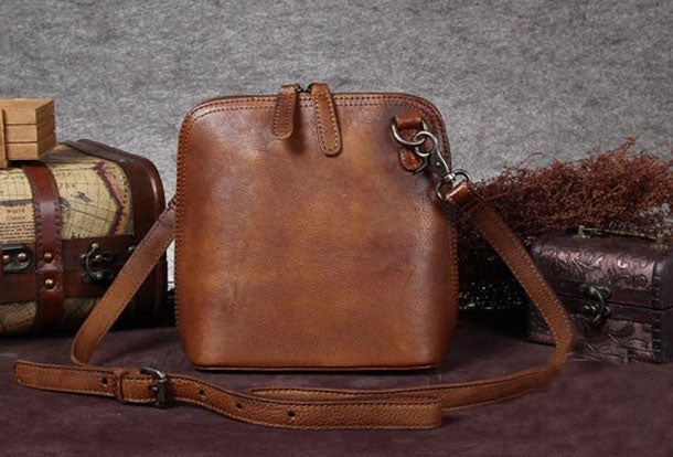 Genuine Leather Handbag Shell Style Bag Crossbody Bag Shoulder Bag Purse For Women Luxury Essence Modern Craft