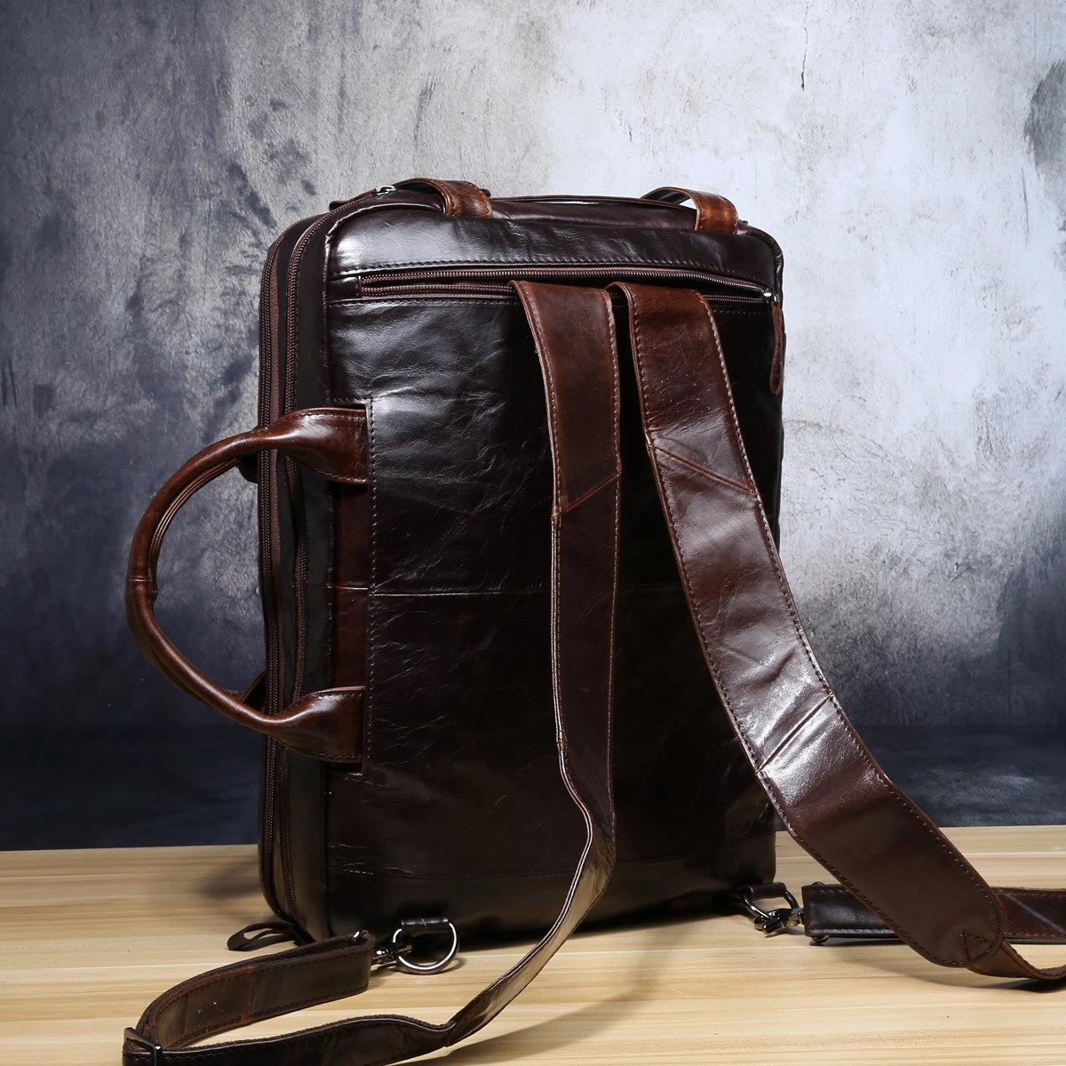 Versatile utility Outdoor Carry Genuine Leather Mens Cool Messenger Bag Briefcase Backpack Bag Travel Bag for Men