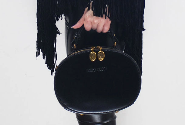 Functional daily carry Cocktail Event Genuine Leather oval round handbag shoulder bag for women leather crossbody bag