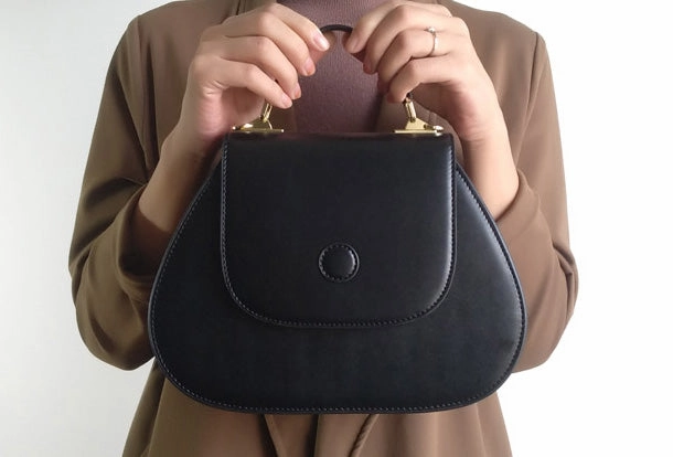 Modern Aesthetic Elegant business carry Gray Leather Handbag Purse Shoulder Bag for Women Leather Crossbody Bag