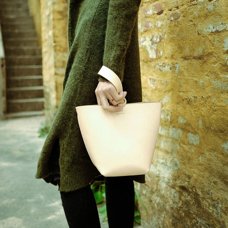 Weekend Bag Travel Organizer Handmade Leather Beige Womens Wristlet Purse Bucket Purse Barrel Shoulder Bags for Women