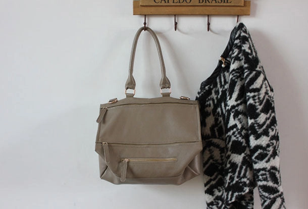 Timeless Edge Organic Cotton Handmade Leather Handbag Locomotive Motorcycle Models Leather Shoulder Bag For Women