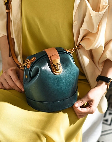 Handmade Womens Tan Leather Doctor Bucket Shoulder Purses Tan Doctor Crossbody Purse for Women Modern Everyday