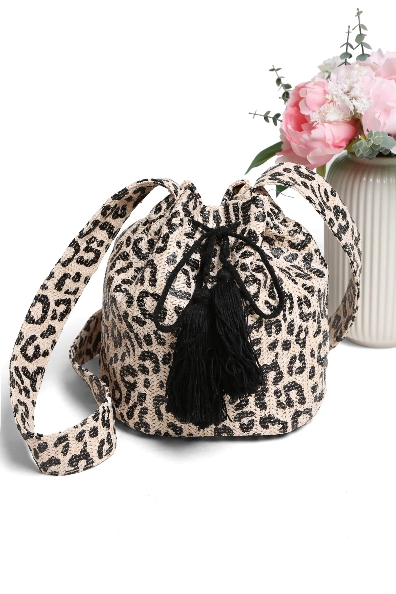 JBG221 Metallic Foil Leopard Straw Crossbody Bucket Bag Well-designed compartments help you keep your items sorted