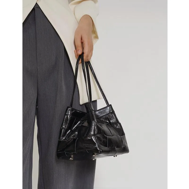 Women's Soft Luxurious Calfskin Leather Handwoven Bucket Shoulder Bag, Crossbody Bag Light Functional Accessory Functional Everyday Bag