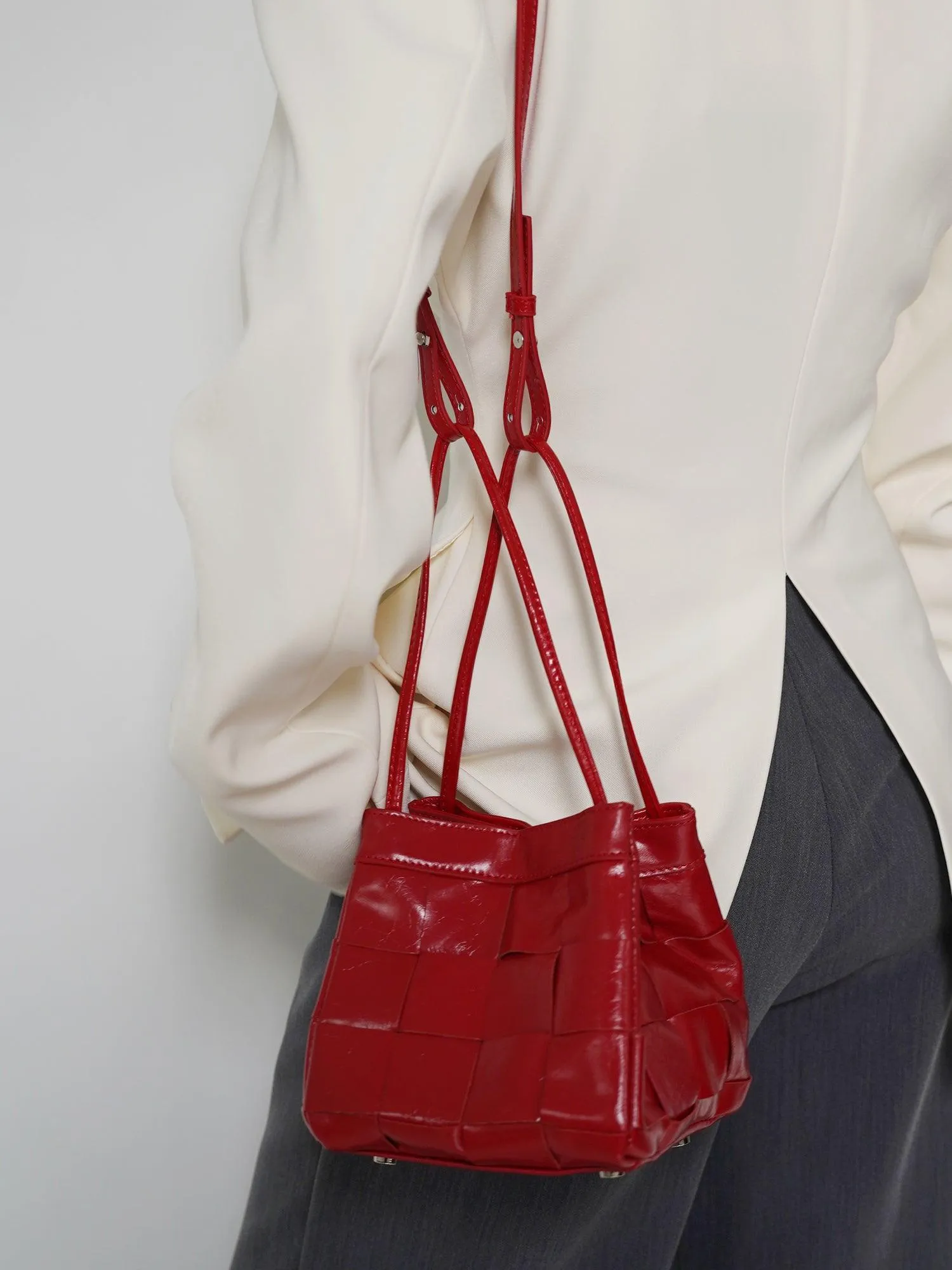 Everyday Essential Everyday Use Women's Soft Luxurious Calfskin Leather Handwoven Bucket Shoulder Bag, Crossbody Bag