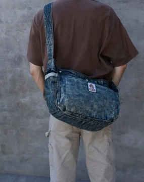 Large Denim Crossbody Bag for Men Vintage Large Jeans Shoulder Bag Blue Denim Messenger Bag Sustainable Choice Flexible Design