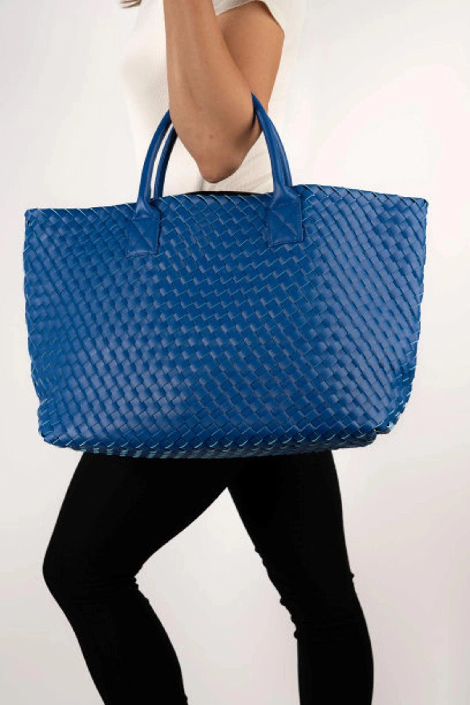 Large Handwoven Vegan Leather Tote/Weekend Bag in Onyx I Trendy Boutique Style ! Handmade Gift for Her Modern Structure Convenient Size