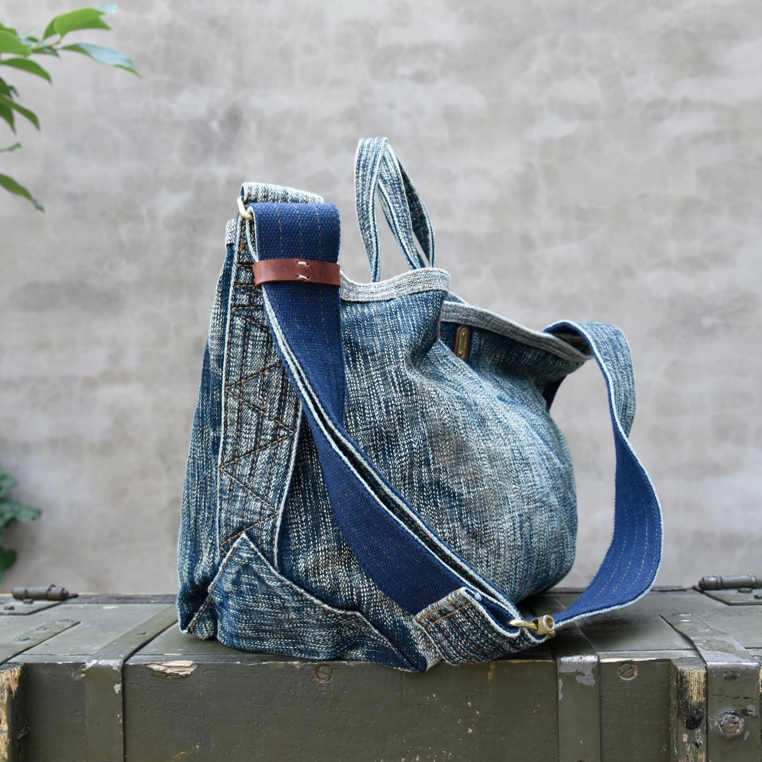 Stone Washed Denim Tote Shoulder Bag Blue Denim Tote Handbag Washed Denim Tote Bag for Women Simple Look Stylish Function