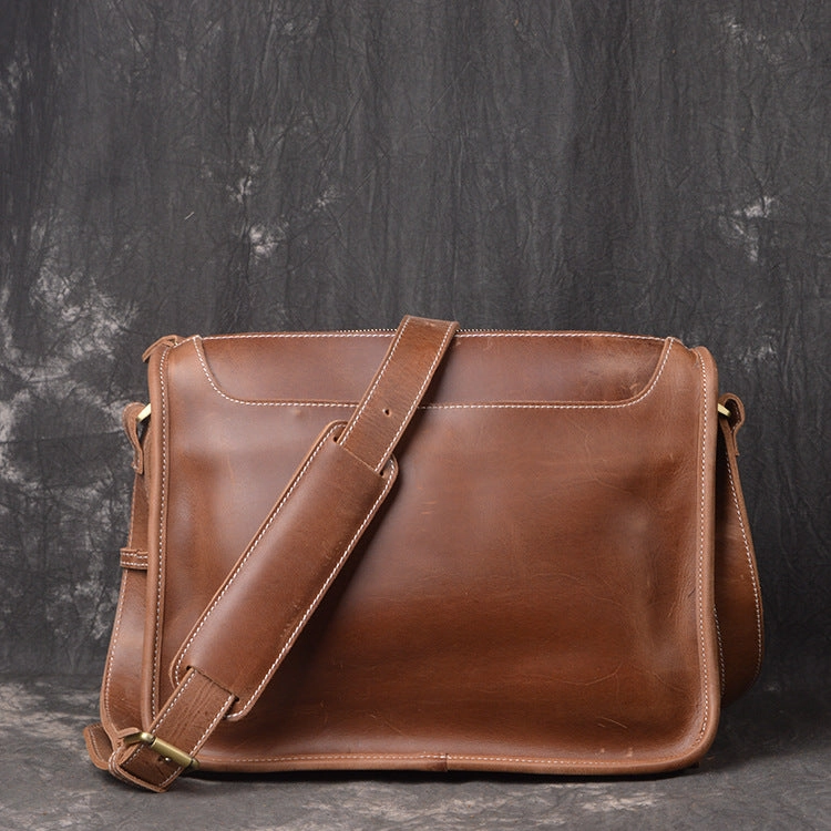 Leather Men Vintage Coffee Messenger Bag Shoulder Bag for Men Compact Performance Sleek Appearance
