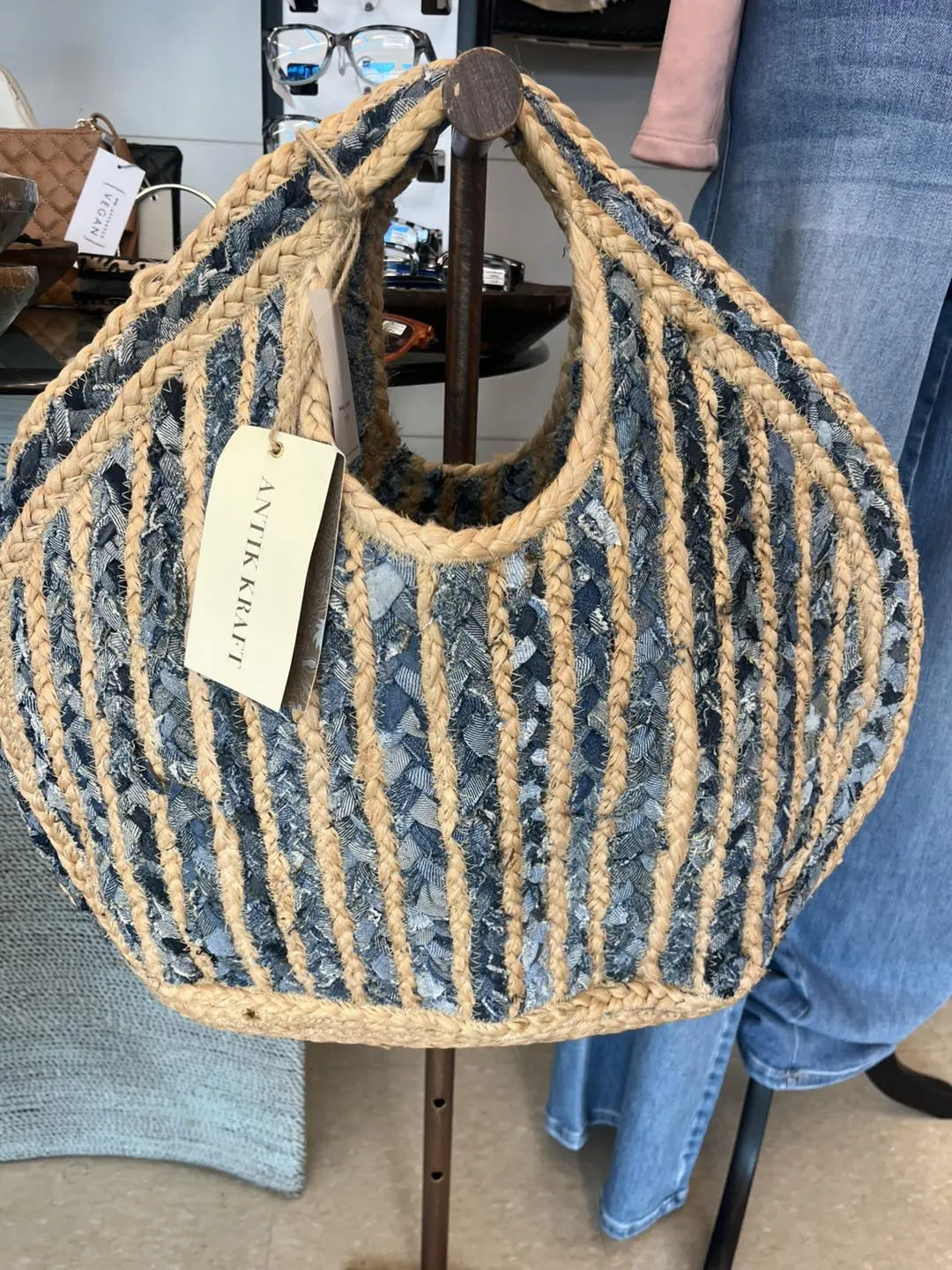 Stylish Carry Effortless Chic BGAIN09 Ruhi Jute Tote