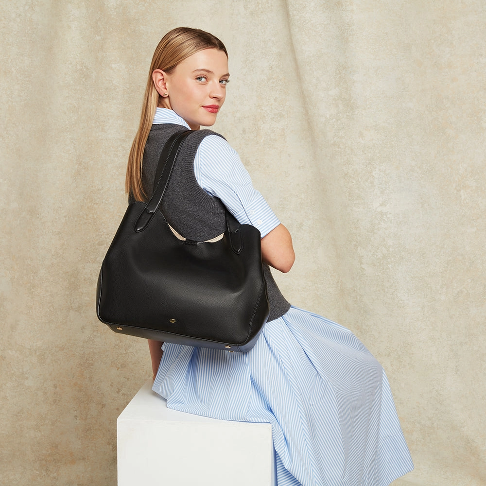 Portable Companion BLACK LEATHER JORDAN SHOULDER BAG